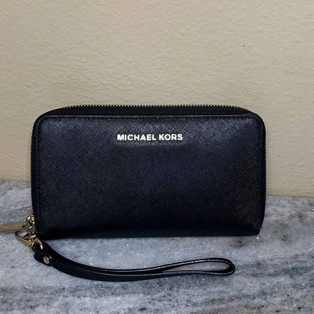 Michael Kors Selma Leather Satchel Bag with Wallet- Black.